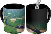 Magische Mok - Foto op Warmte Mok - Luchtfoto van rivier de Wezer door het groene landschap van Nedersaksen, Duitsland - 350 ML - Uitdeelcadeautjes