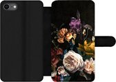 iPhone SE 2020 Wallet Case bookcase phone case - Bloem - Roses - Motifs - Avec poches - Étui portefeuille avec fermeture magnétique