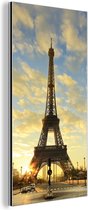 Wanddecoratie Metaal - Aluminium Schilderij Industrieel - De Eiffeltoren met een unieke oranje lucht door de laagstaande zon - 40x80 cm - Dibond - Foto op aluminium - Industriële muurdecoratie - Voor de woonkamer/slaapkamer
