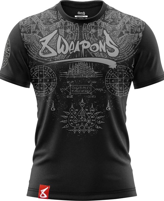 Zwart 8 WEAPONS T-shirt met grijze Yantra-patronen en een klein rood label onderaan.
