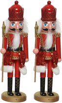2x stuks kerstbeeldjes kunststof notenkraker poppetjes/soldaten rood 28 cm kerstbeeldjes - Kerstversiering/woondecoratie