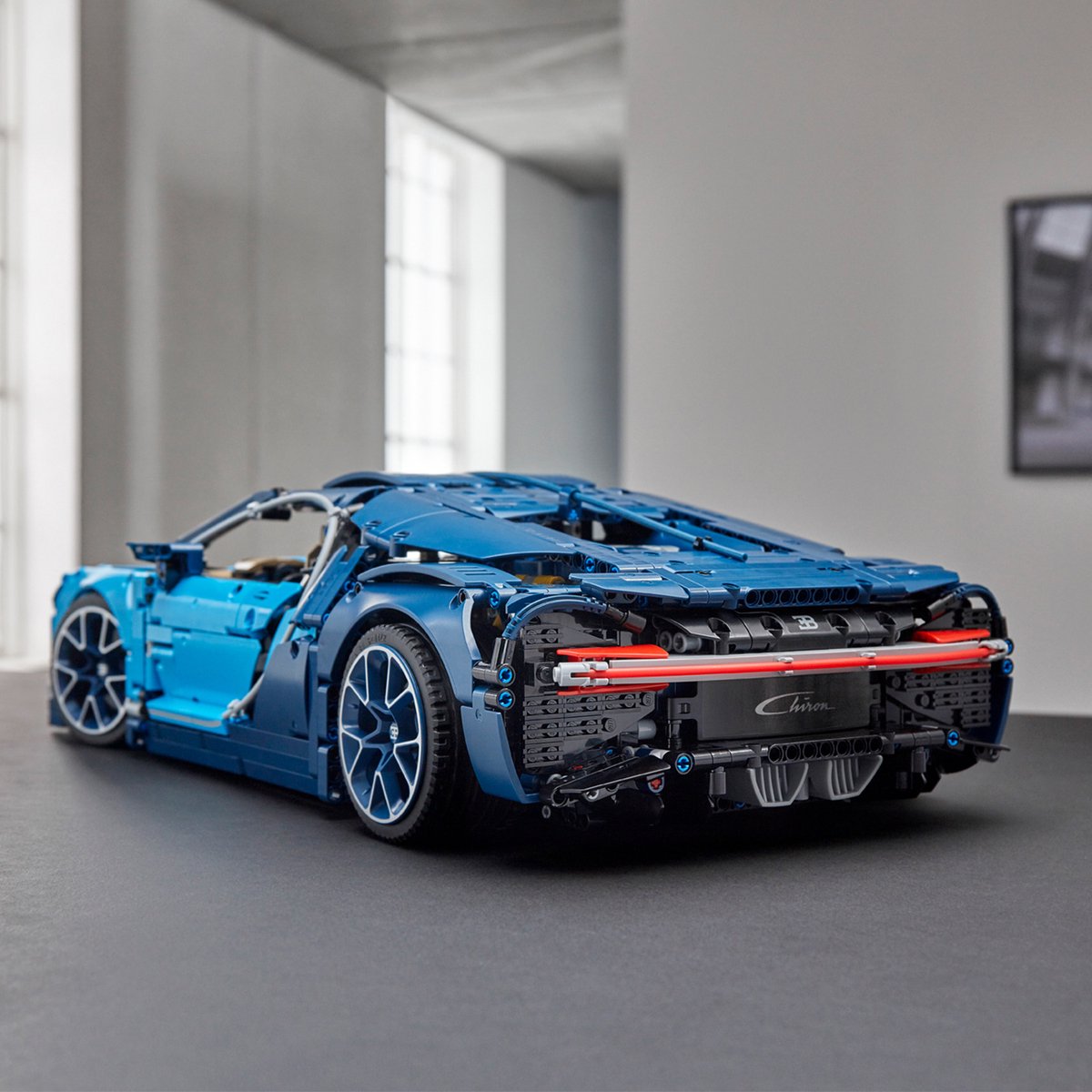 LEGO Technic Bugatti Chiron - 42083 | bol