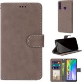 Voor Huawei Y6p Retro Frosted Horizontale Flip PU lederen hoes met houder & kaartsleuven & portemonnee & fotolijst (bruin)