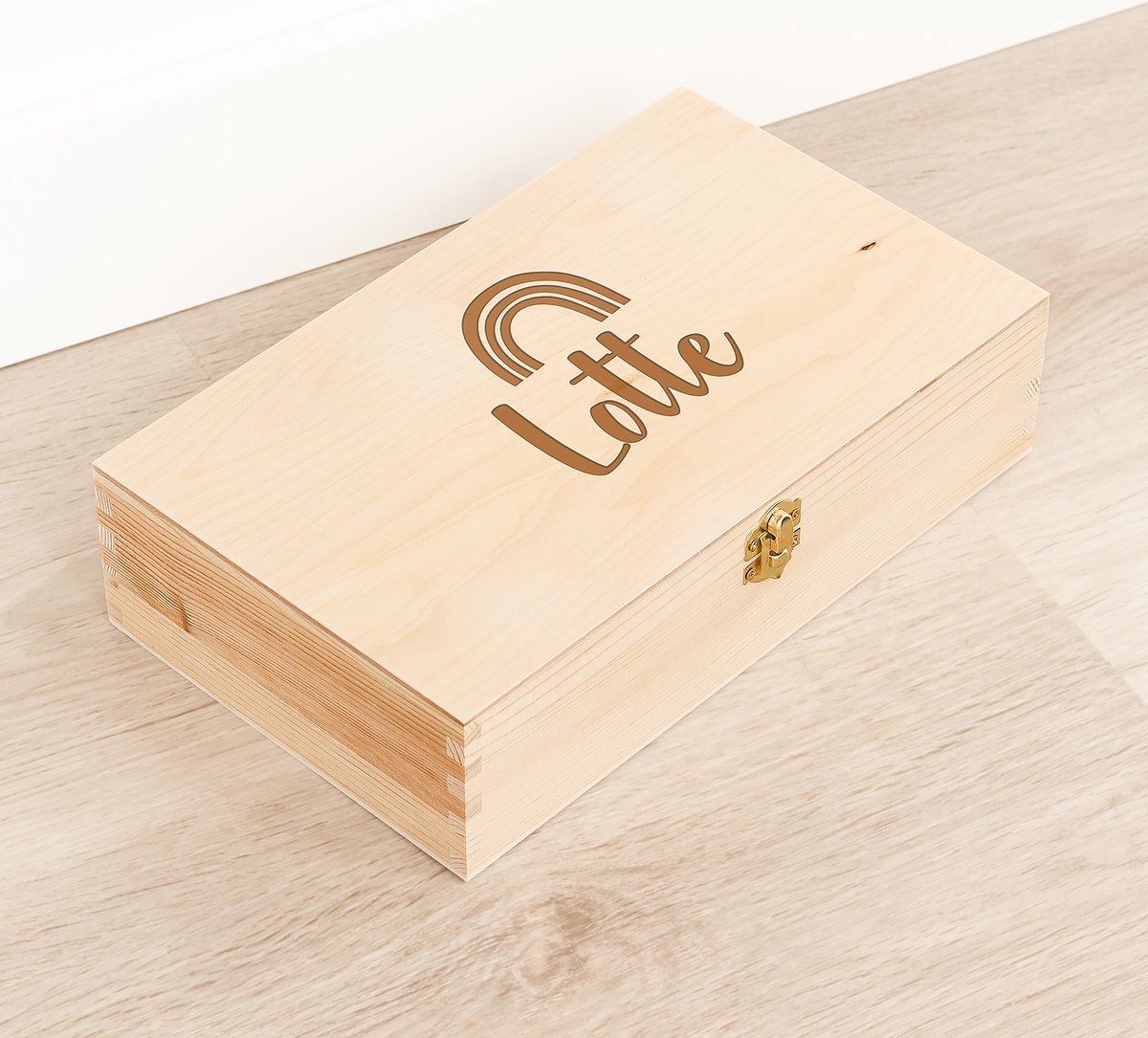 Houten kistje 'Lotte' Regenboog - Tekenkist - Herinneringsdoos - Kraamcadeau - Knutseldoos - Memorybox - Baby - Geboorte