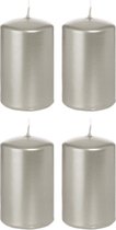 4x Zilveren cilinderkaarsen/stompkaarsen 5 x 8 cm 18 branduren - Geurloze zilverkleurige kaarsen – Woondecoraties