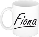Fiona naam cadeau mok / beker sierlijke letters - Cadeau collega/ moederdag/ verjaardag of persoonlijke voornaam mok werknemers