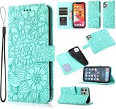 Skin Feel Reliëf Zonnebloem Horizontale Flip Leren Case met Houder & Kaartsleuven & Portemonnee & Lanyard Voor iPhone 12 Pro (Groen)