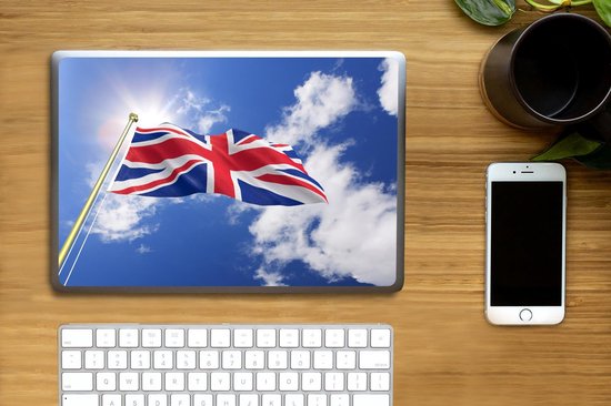 Sticker pour ordinateur portable - 13,3 pouces - Le drapeau du Royaume-Uni flotte dans le ciel