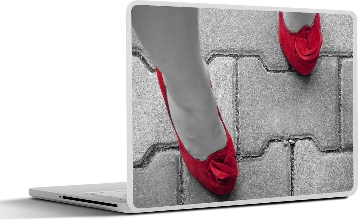 Afbeelding van product SleevesAndCases  Laptop sticker - 11.6 inch - Zwart-wit foto van een bruid die rode schoenen draagt