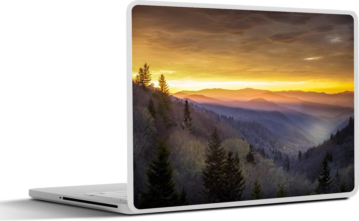 Afbeelding van product SleevesAndCases  Laptop sticker - 15.6 inch - Kleurrijke hemel boven het landschap van het Amerikaanse Nationaal park Great Smoky Mountains