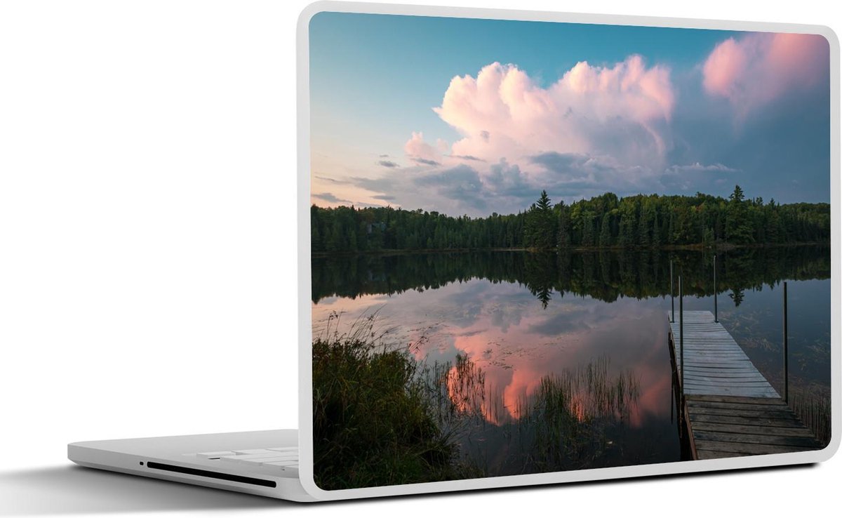 Afbeelding van product SleevesAndCases  Laptop sticker - 15.6 inch - Reflectie van wolken in een meer