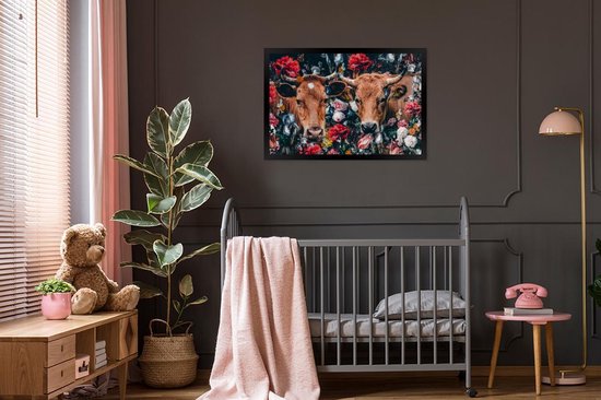 Fotolijst incl. Poster - Koe - Bloemen - Dieren - Portret - 90x60 cm - Posterlijst