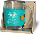 Theeglas - "Met jou is het altijd super gezellig" - Gevuld met verpakte toffees - Voorzien van een zijden lint met de tekst "Speciaal voor jou" - In cadeauverpakking met gekleurd lint