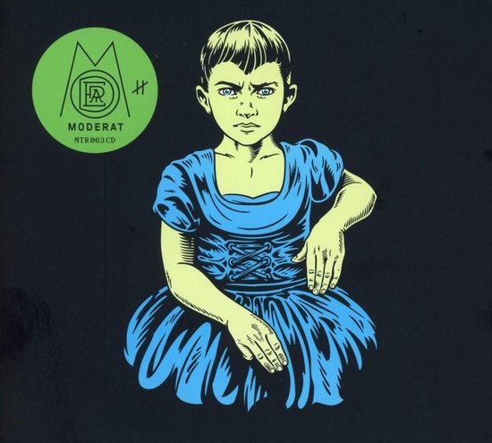 Illustratie van een meisje in blauwe jurk met gele huid. Groene cirkel met 'MODERAT MTR063CD'.