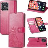 Voor iPhone 13 Pro Max Klavertje vier Sluiting Reliëf Gesp Mobiele Telefoon Bescherming Lederen Case met Lanyard & Card Slot & Portemonnee & Beugel Functie (Magenta)