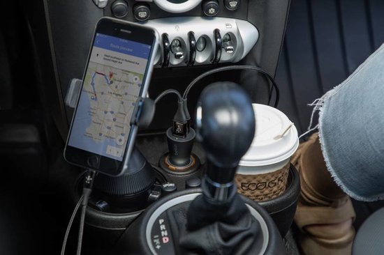 Support de téléphone Belkin pour voiture dans un porte-gobelet