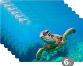 Placemat - Placemats kunststof - Zeeschildpad zwemmend in Hawai - 45x30 cm - 6 stuks - Hittebestendig - Anti-Slip - Onderlegger - Afneembaar