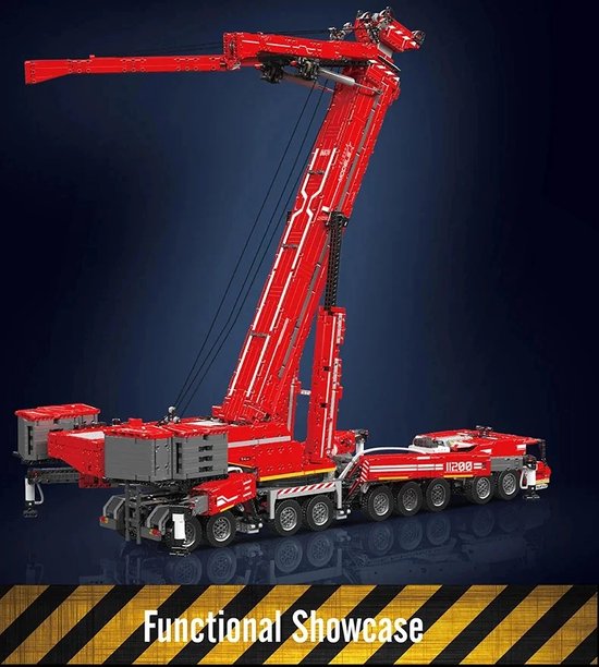 Grote rode speelgoedkraan met witte accenten en de tekst "Functional Showcase".