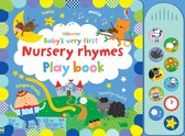 De voorkant van een kinderboek, 'Baby's very first Nursery rhymes Play book', met een kasteel, een kat die viool speelt, een man en een schaapje.