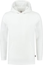Witte capuchontrui met kangoeroezak en rood detail op de zoom. Label in de nek.
