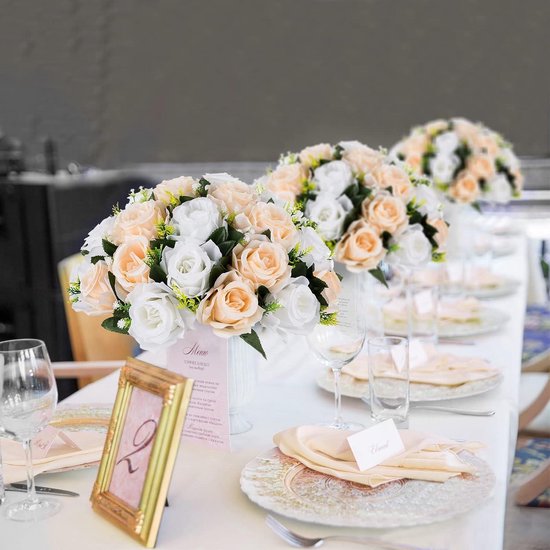 Bloemrijke corsages voor de bruiloft - inspiratie