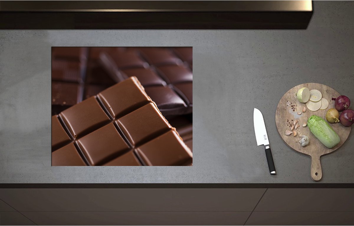 Inductieplaat Beschermer - Brokken van Verschillende Smaken Chocolade - 60x51 cm - 2 mm Dik - Inductie Beschermer - Bescherming Inductiekookplaat - Kookplaat Beschermer van Zwart Vinyl