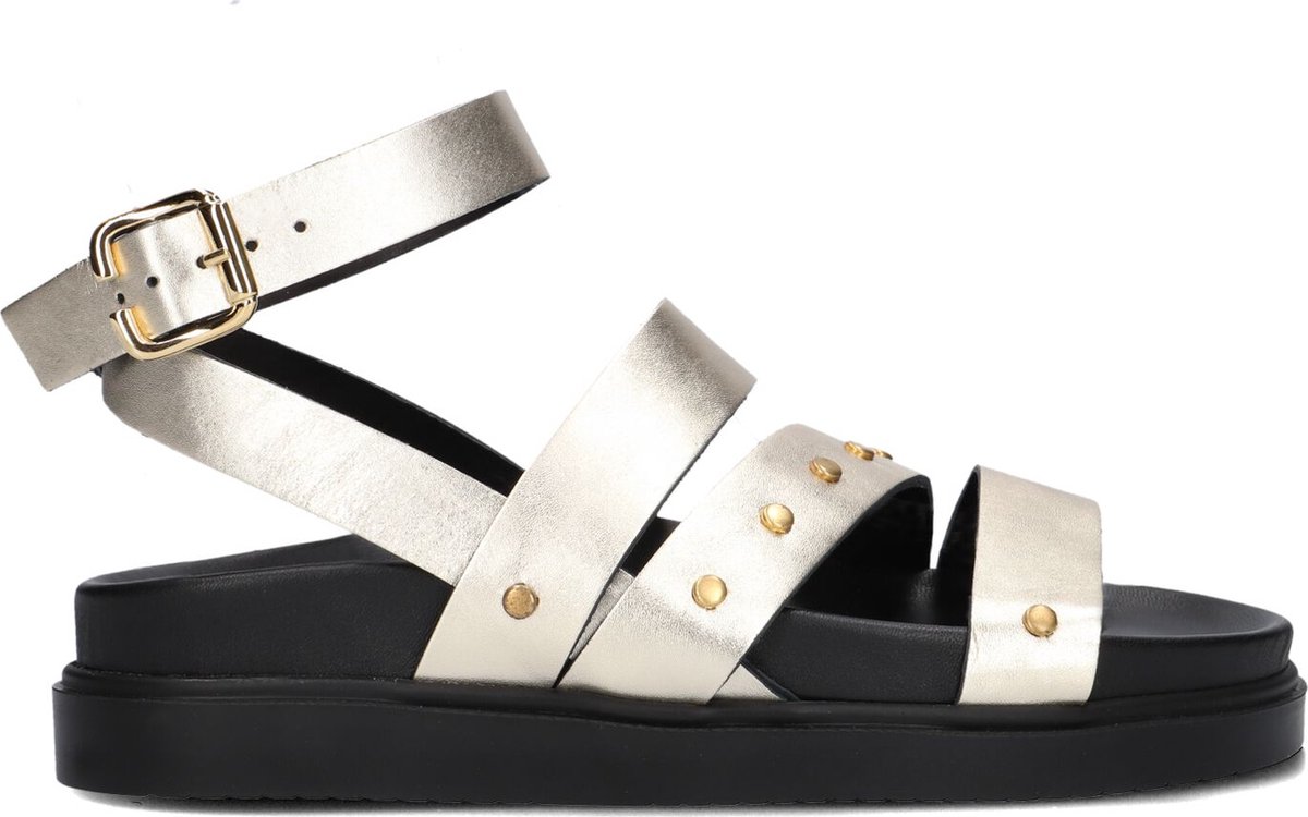 Stap in stijl met deze goudkleurige leren sandalen van OMODA. Met de 21623150 ben jij helemaal klaar voor de zomer! De sandalen heeft een drie bandjes met goudkleurige ronde studs en een wikkelbandje rond de enkel. De binnenkant is van leer en heeft een comfortabel voetbed, de rubberen zool heeft een gripvast profiel en geeft je ondersteuning tijdens je dagelijkse activiteiten. Of je nu een dagje naar het strand gaat of een terrasje pakt in de stad, met deze sandalen loop jij er altijd fashionable bij. Laat die zon maar komen! - 0