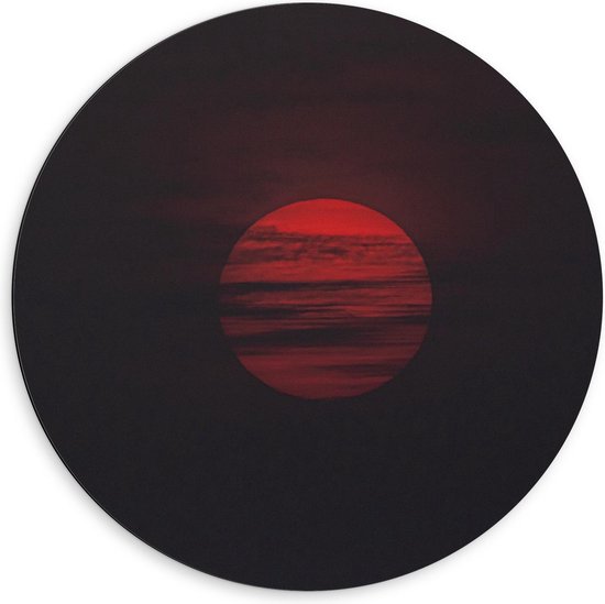 Dibond Wandcirkel - Rode Zon met Wolkjes ervoor - 60x60cm Foto op Aluminium Wandcirkel (met ophangsysteem)