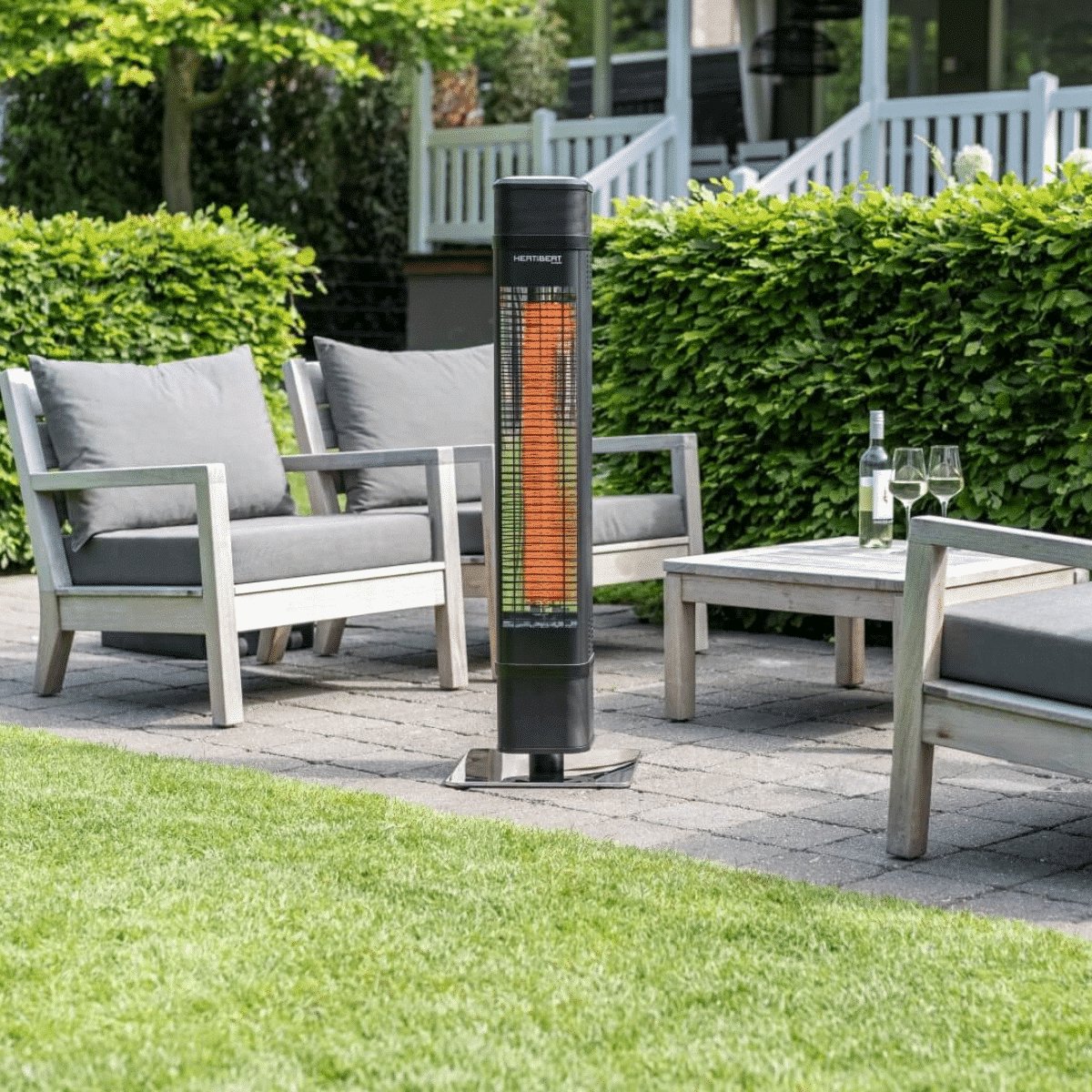 Eurom Heat and Beat Tower - Freestanding patio heater with speaker