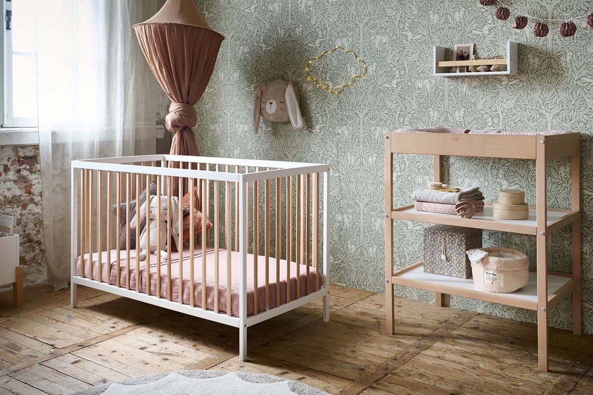 Petite Amélie ® Ledikant - 60 x 120 cm - Lattenbodem instelbaar in 3 hoogtes - Geschikt tot ongeveer 2 jaar - Stevig Bed dankzij Massief Hout & Sterk Plaatmateriaal - Wit & Naturel – foto 5