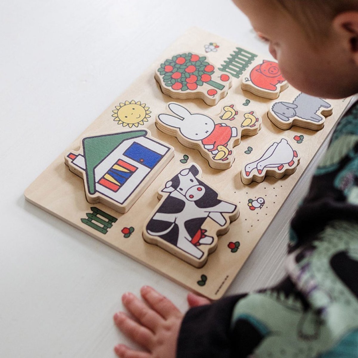 Nijntje houten puzzel, vormenpuzzel - educatief speelgoed junior - peuter, kleuter - vanaf 1 jaar - Bambolino Toys cadeau tip — afbeelding 11