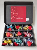 Chocolade Ballen Proeverij Pakket | Chocolade pakket met 9 verschillende chocolade smaken kwaliteits chocolade met Mystery Card 'Happy Valentine's Day' (met persoonlijke videoboodschap) | Cadeaupakket | Feestdagen box | Chocolade cadeau