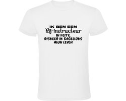 Ik ben een rij-instructeur in feite, riskeer ik dagelijks mijn leven Heren T-shirt | rijschool | rijinstructeur | rijles | autorijschool | Wit