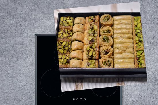 KitchenYeah® Inductie beschermer 78x78 cm - Baklava uit Libanon - Kookplaataccessoires - Afdekplaat voor kookplaat - Inductiebeschermer - Inductiemat - Inductieplaat mat