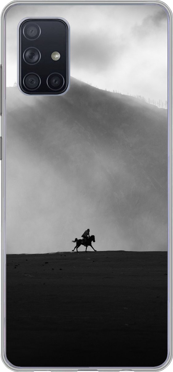 Telefoonhoesje Geschikt voor Samsung Galaxy A51 5G hoesje - Paard - Licht - Berg - Siliconen Telefoonhoesje Telefoonhoesje