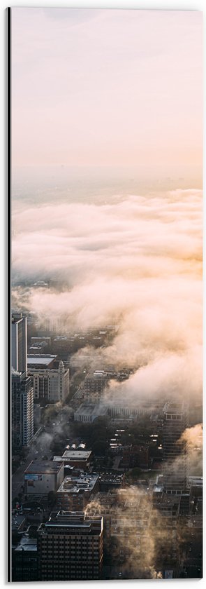 WallClassics - Dibond - Laag Wolken over de Stad - 20x60 cm Foto op Aluminium (Met Ophangsysteem)