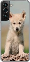 Geschikt voor Samsung Galaxy S22 hoesje - Wolf - Kind - Hout - Siliconen Telefoonhoesje