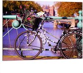 WallClassics - Dibond - Vélo garé sur un pont - Photo sur aluminium 100x75 cm (avec système d'accrochage)