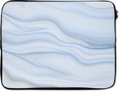 Laptophoes 15.6 inch - Marmer print - Golf - Blauw - Patronen - Marmer printlook - Pastel - Laptop sleeve - Binnenmaat 39,5x29,5 cm - Zwarte achterkant