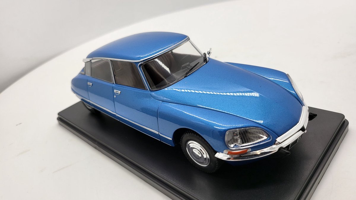 Voiture miniature Citroen DS 23 1973