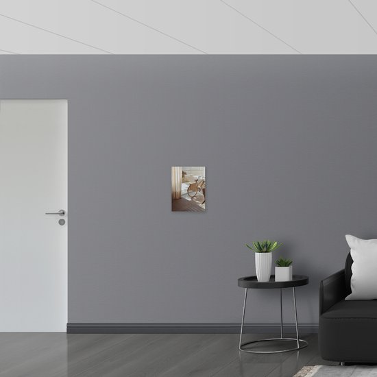 Canvas - Fiets geparkeerd in Beige Huis - 30x40 cm Foto op Canvas Schilderij (Wanddecoratie op Canvas)
