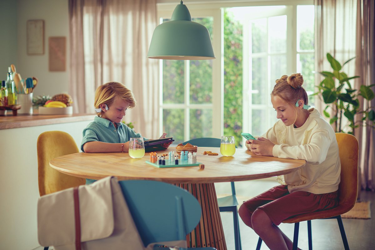 Kabellose Open-Ear-Kopfhörer für Kinder TAK4607GR/00