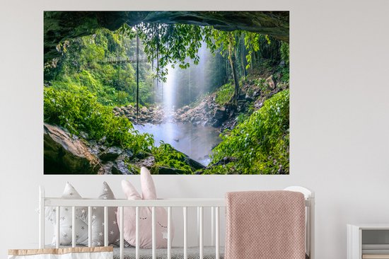 Sticker Muursticker Jungle - Photo de forêt tropicale avec cascade - 120x80 cm - feuille autocollante - sticker mural repositionnable