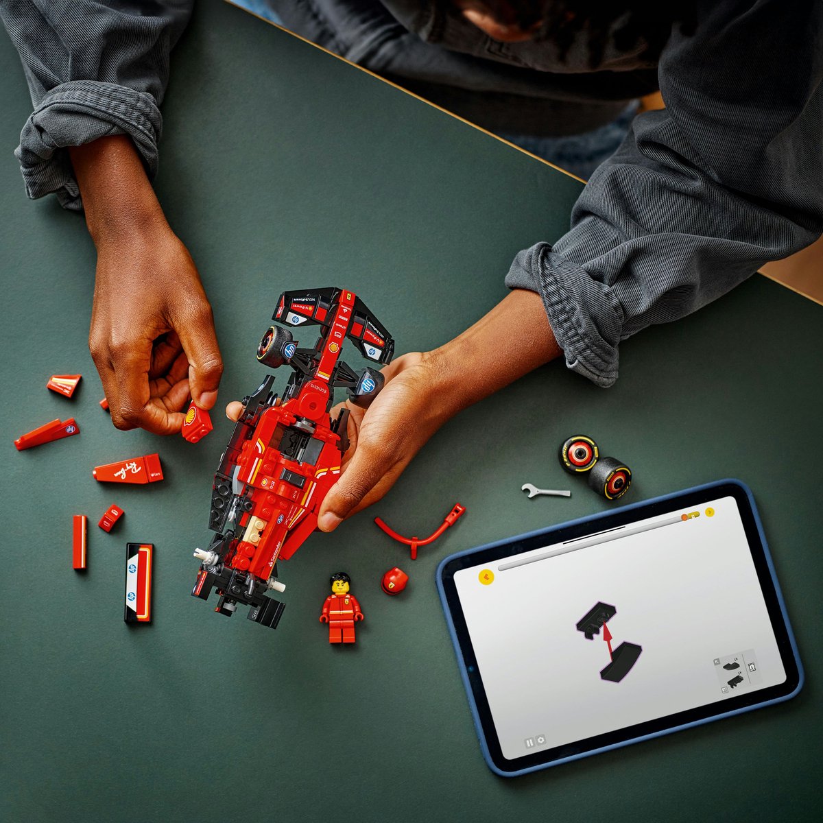 LEGO Speed Champions Ferrari SF-24 F1 Racewagen Set - 77242 — afbeelding 3