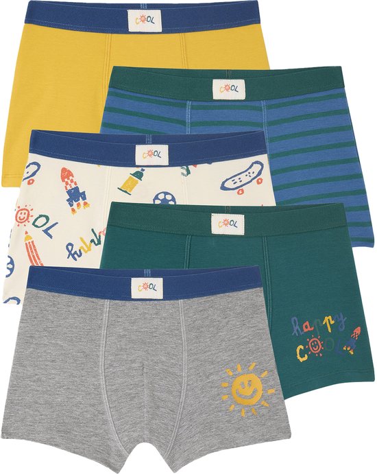 Set van 5 jongens boxershorts: okergeel, groen, blauw met groene strepen, wit met opdruk en grijs met zon.