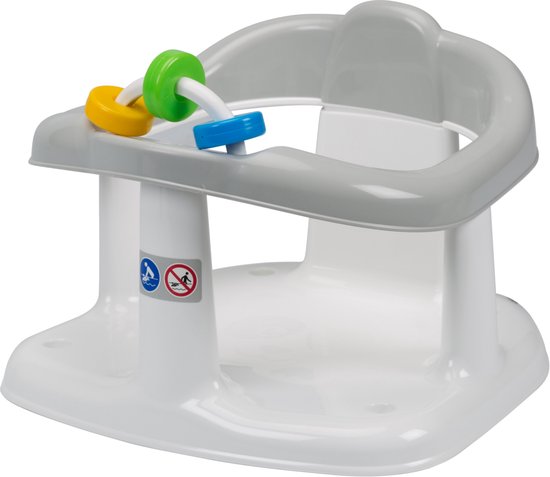 Grijs badzitje met witte onderkant, gekleurd speeltje met ringen en waarschuwingssymbolen.