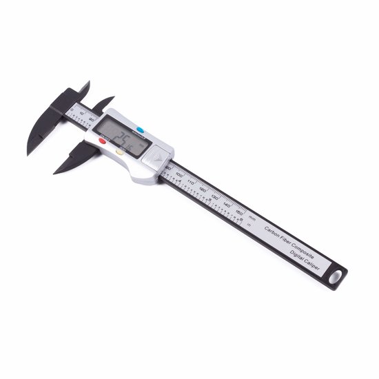 Digitale schuifmaat van carbon fiber composiet, met zilveren behuizing en zwarte kaken. Toont 25.15 mm.