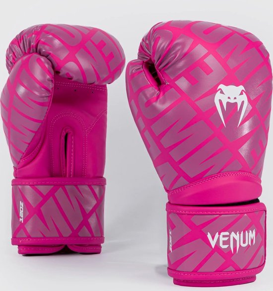 Roze bokshandschoenen met grijs rasterpatroon, Venum logo en '12 OZ' aanduiding.