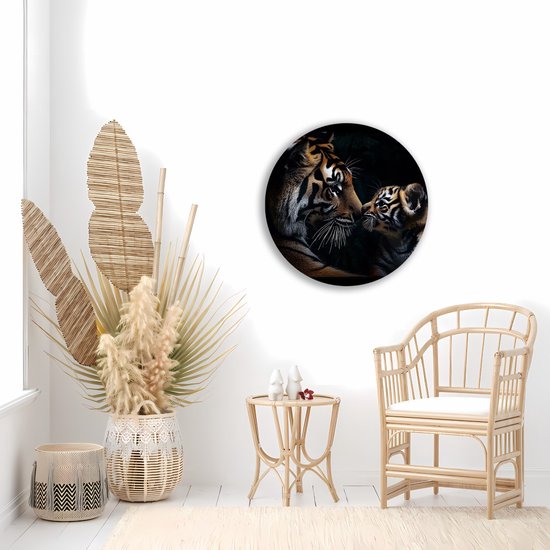Saammp Muurcirkel Hout - Tijger welp met familie - Natuur - Dieren - Ø 30 - Wandcirkel - Wanddecoratie Cirkel - muurdecoratie Woonkamer - Slaapkamer decoratie - Rond Schilderij