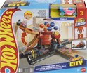 Hot Wheels City snoepautomaat speelset in doos met auto's en oranje baan